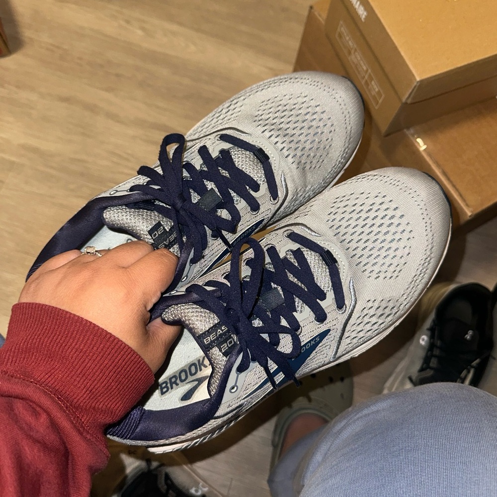 Brooks Men's Gray and Navy Athletic Shoes